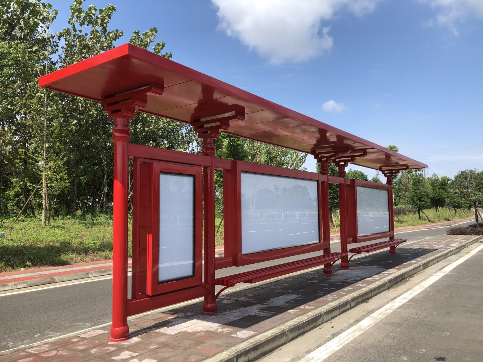 眉山市公交站臺安裝完成